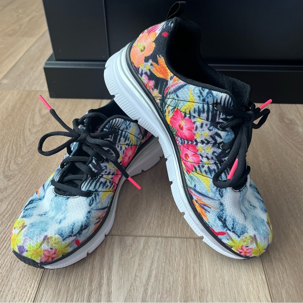 Skechers Tropical Floral Print Wedge Sneaker
